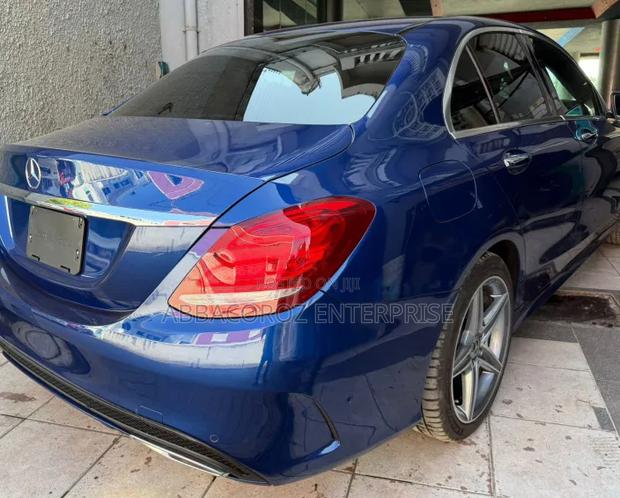 Mercedes-Benz C200 2018 Blue