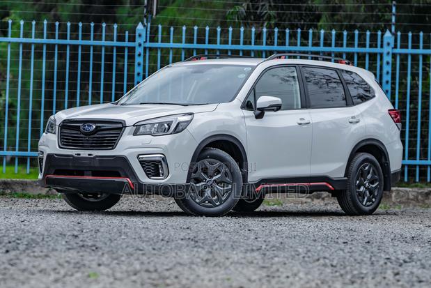 Subaru Forester Premium AWD 2019 White