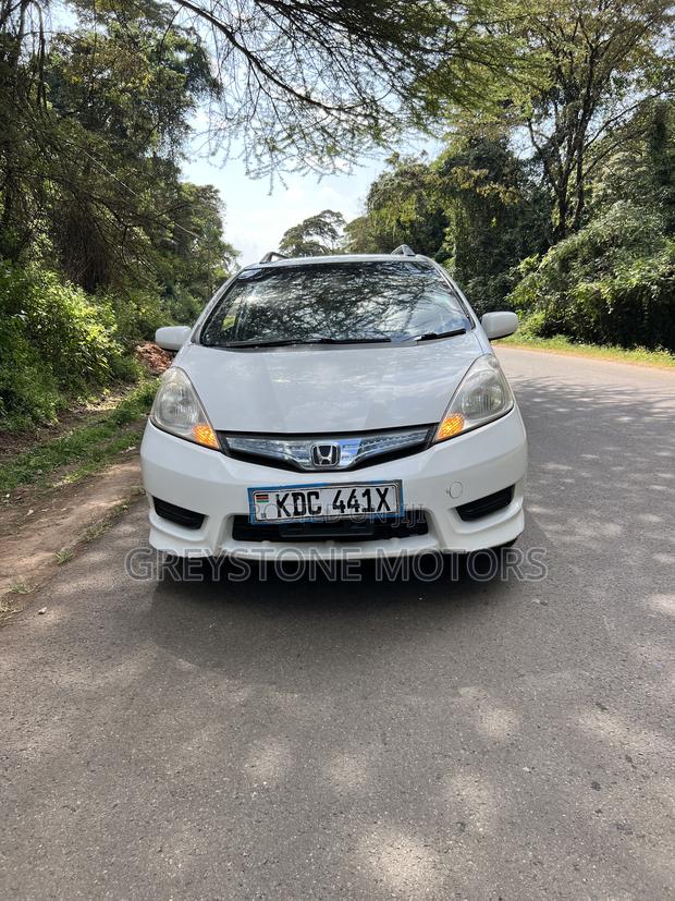 Honda Fit Shuttle 1.3 Hybrid 2WD 2013 White