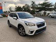 Subaru Forester Premium AWD 2019 White for sale