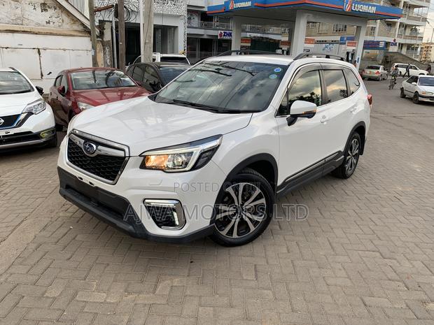 Subaru Forester Premium AWD 2019 White