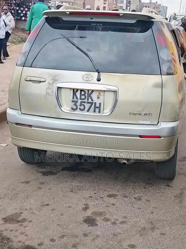 Toyota Raum 2005 Gold