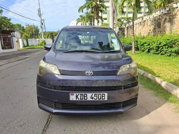 Toyota Spade 1.3 2013 Purple