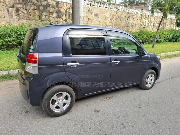 Toyota Spade 1.3 2013 Purple