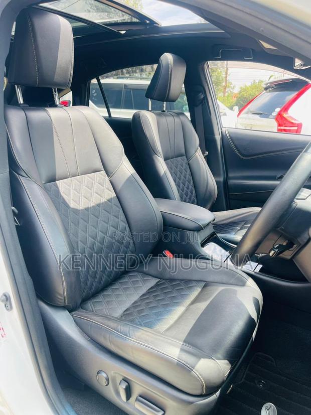 Toyota Harrier 2.0 2018 White
