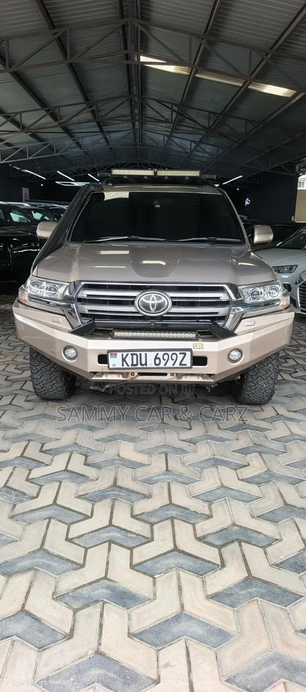 Toyota Land Cruiser 2017 Gold