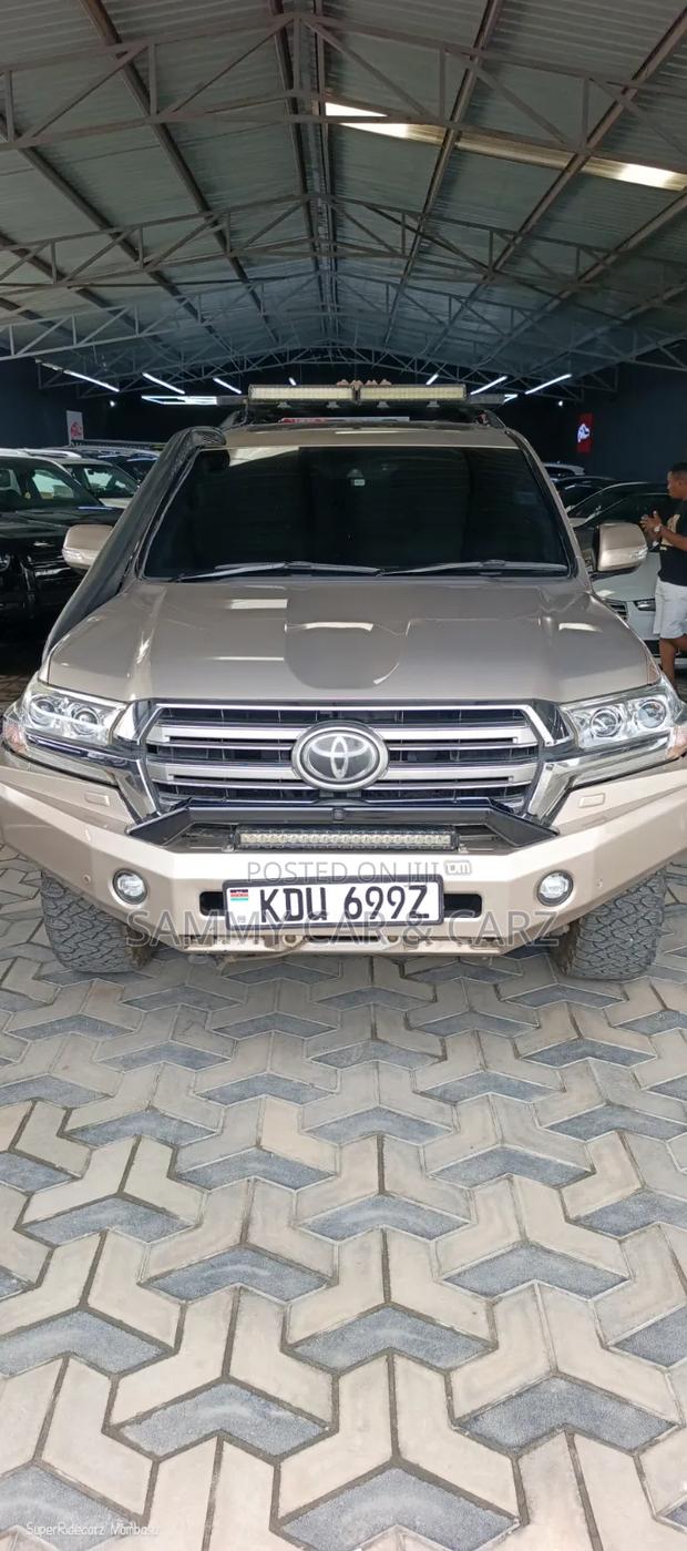 Toyota Land Cruiser 2017 Gold