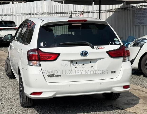 Toyota Corolla Fielder 2019 Pearl