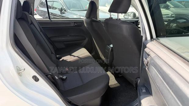 Toyota Corolla Fielder 2019 Pearl