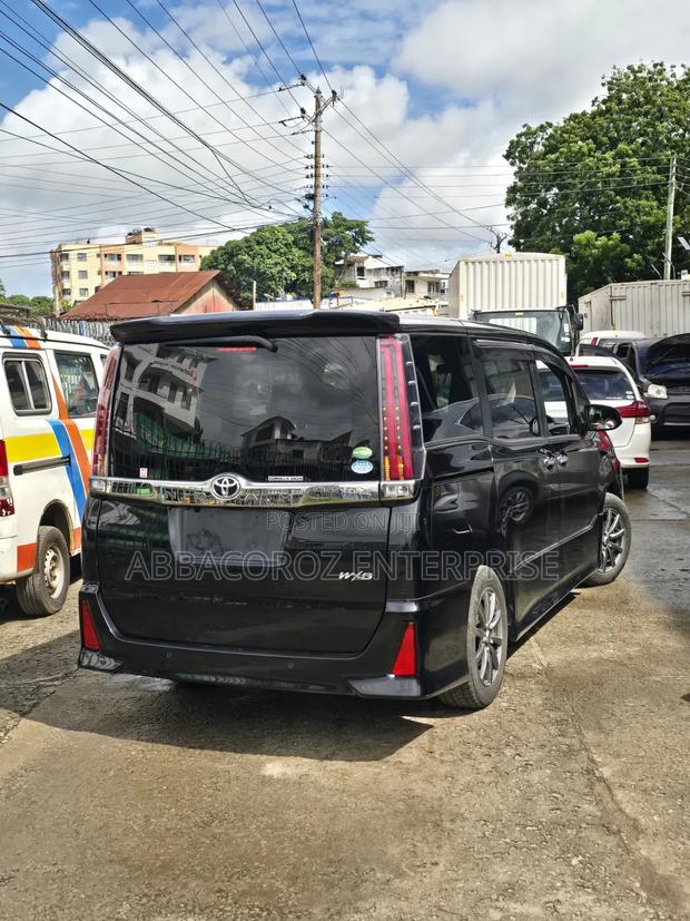 Toyota Noah 2017 Black
