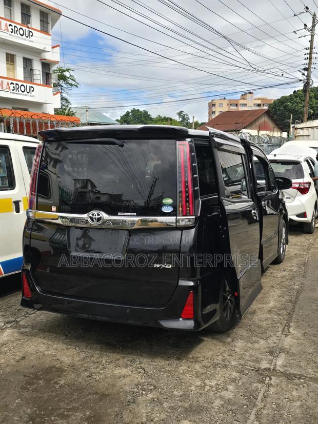Toyota Noah 2017 Black
