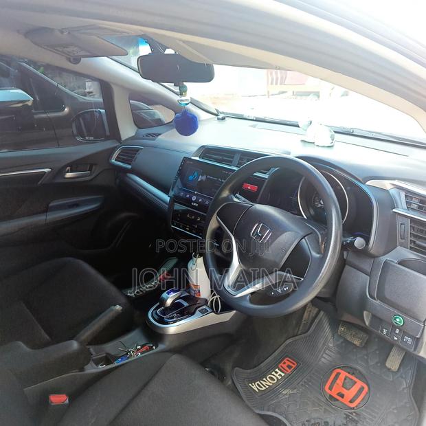 Honda Fit 2017 Silver
