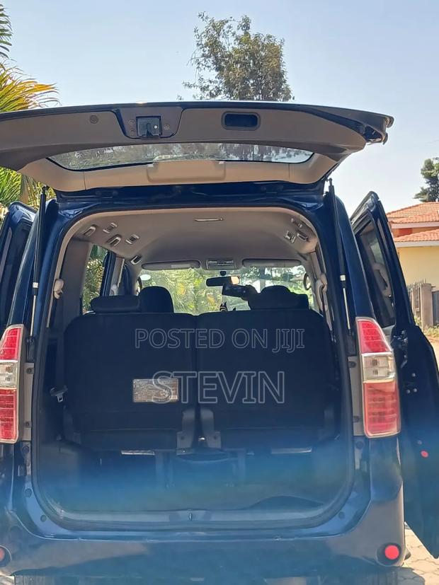 Toyota Noah 2009 Blue