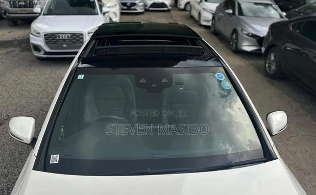 Mercedes-Benz C200 2019 White
