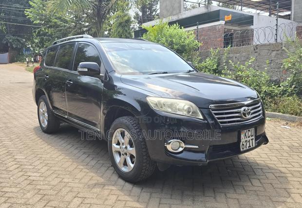 Toyota Vanguard 2013 Black