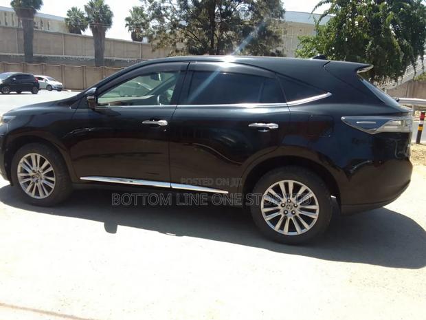 Toyota Harrier 2.0 2017 Black
