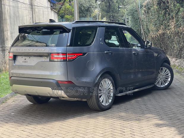 Land Rover Discovery 2018 Blue