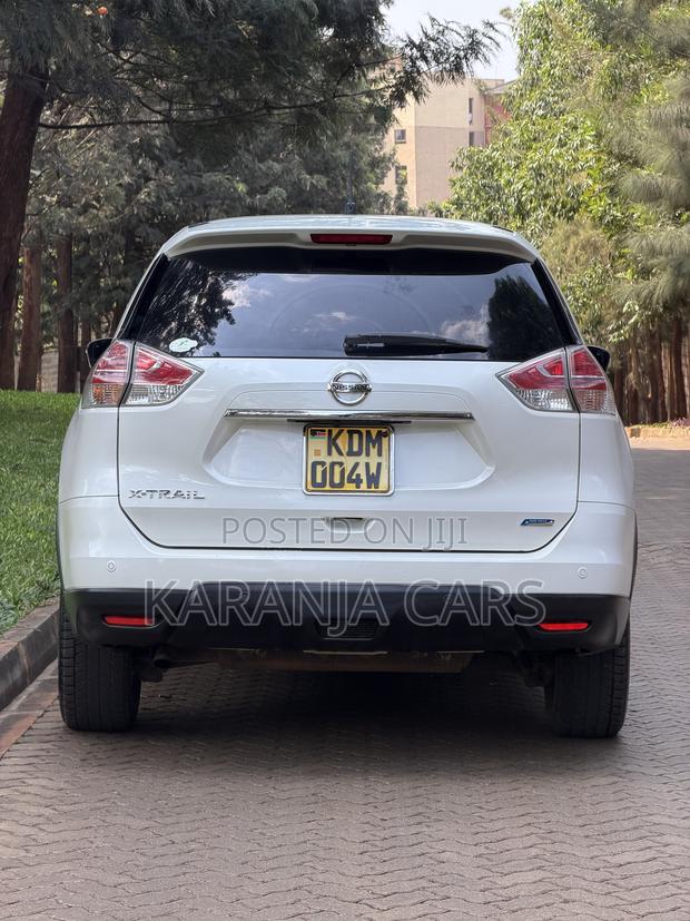 Nissan X-Trail 2.0 Petrol FWD 2016 White