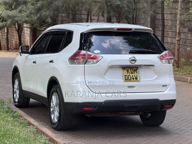 Nissan X-Trail 2.0 Petrol FWD 2016 White
