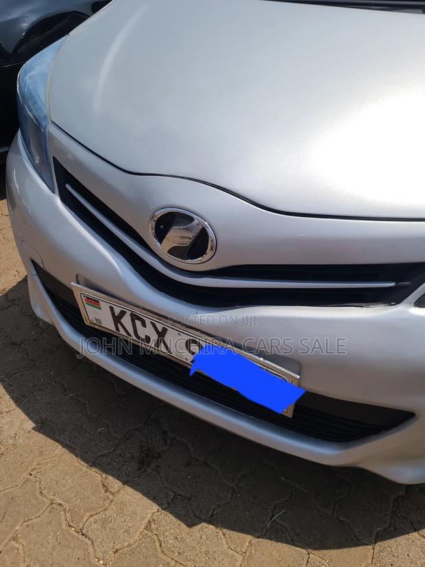 Toyota Vitz 2012 Silver
