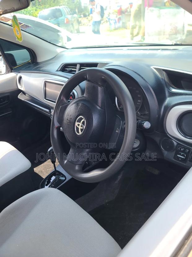 Toyota Vitz 2012 Silver