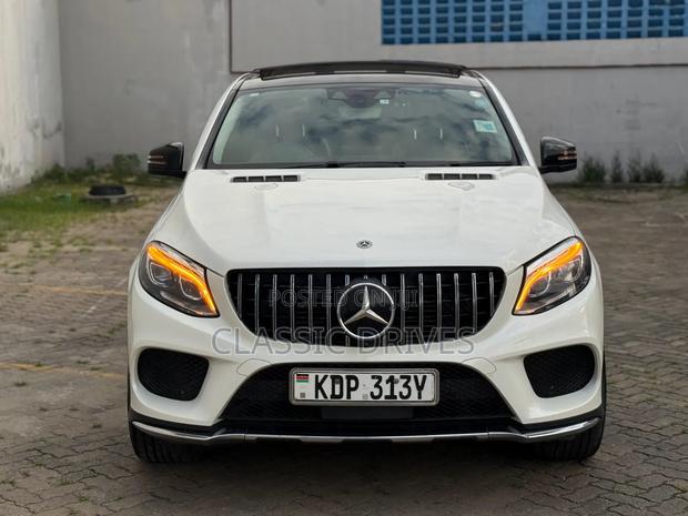 Mercedes-Benz GLE-Class 2017 Off white