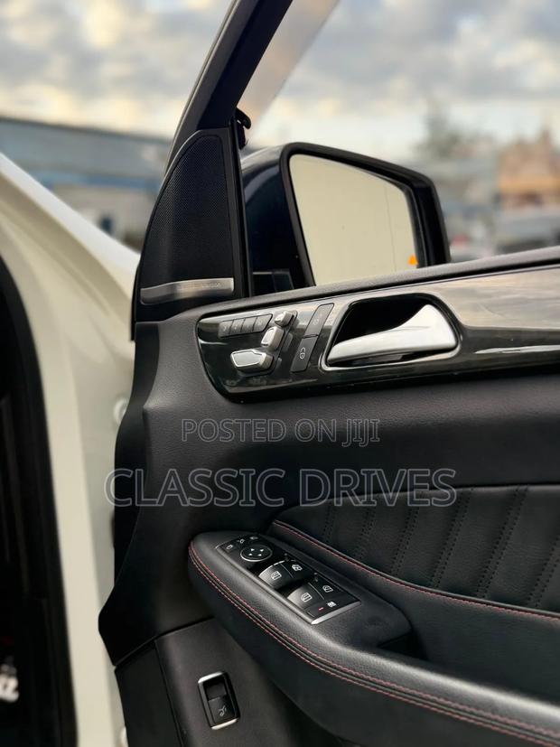 Mercedes-Benz GLE-Class 2017 Off white