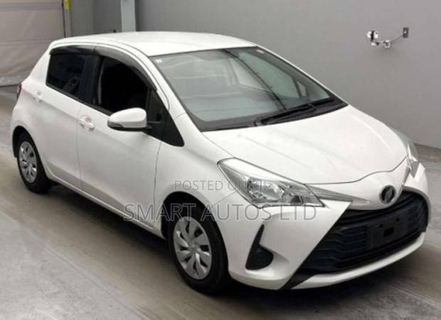 Toyota Vitz 2019 Off white