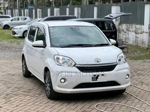 Toyota Passo 2019 White