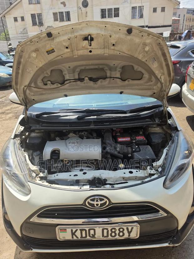 Toyota Sienta 2016 White