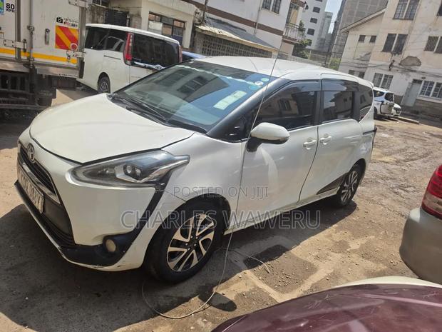 Toyota Sienta 2016 White