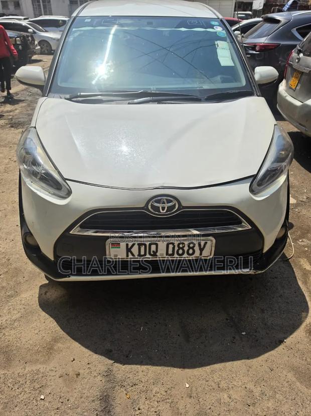Toyota Sienta 2016 White