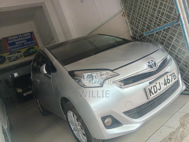 Toyota Ractis 2015 Silver