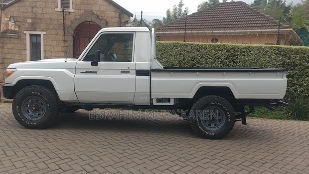 Toyota Land Cruiser 2021 White