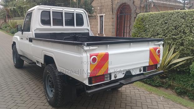 Toyota Land Cruiser 2021 White