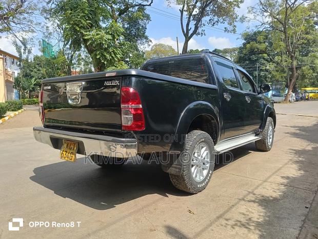 Toyota Hilux 2012 Black