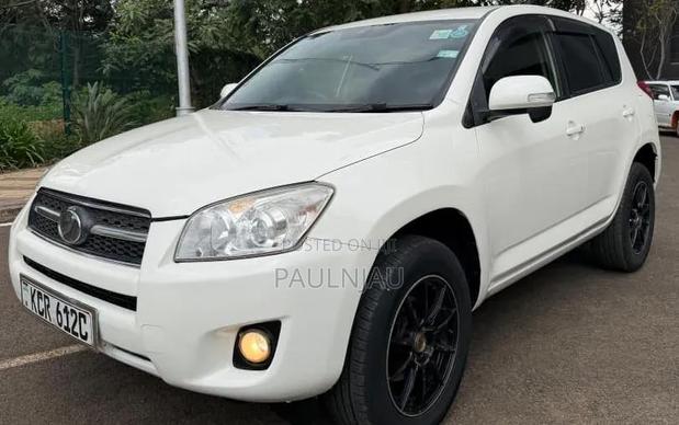 Toyota RAV4 2012 White