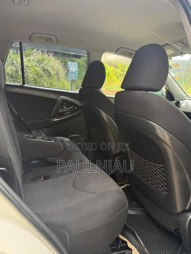 Toyota RAV4 2012 White
