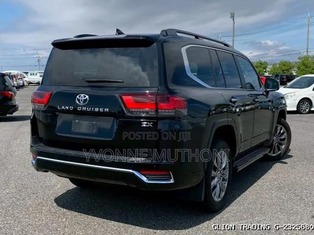 Toyota Land Cruiser 2022 Black