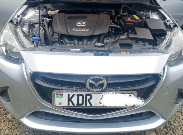 Mazda Demio 2017 Silver