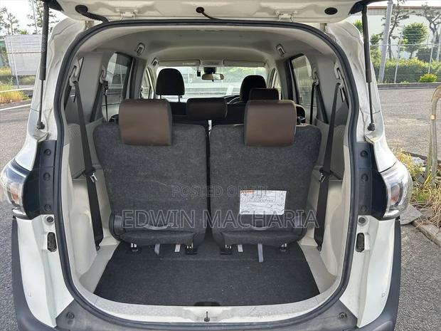 Toyota Sienta 1.5 AWD (6-seater) 2020 White