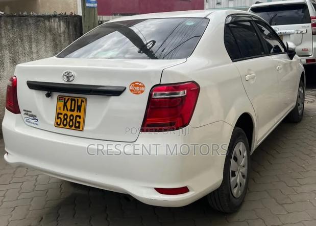 Toyota Axio 2018 White