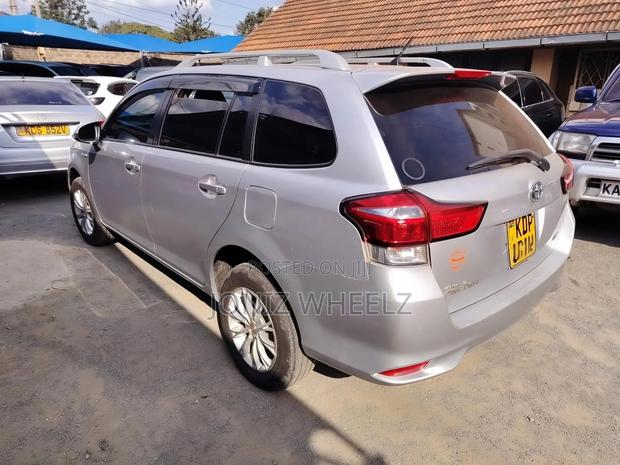 Toyota Corolla Fielder 2014 Silver