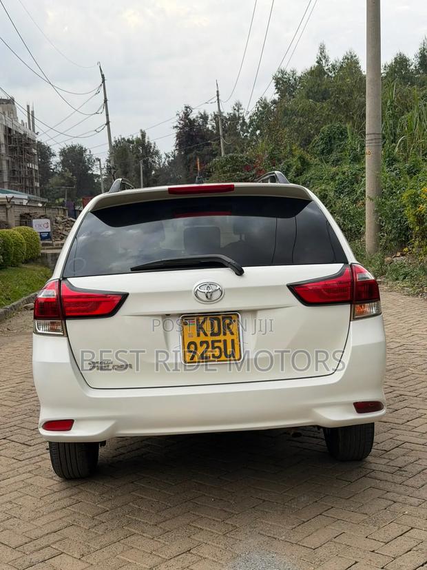Toyota Corolla Fielder 2017 White