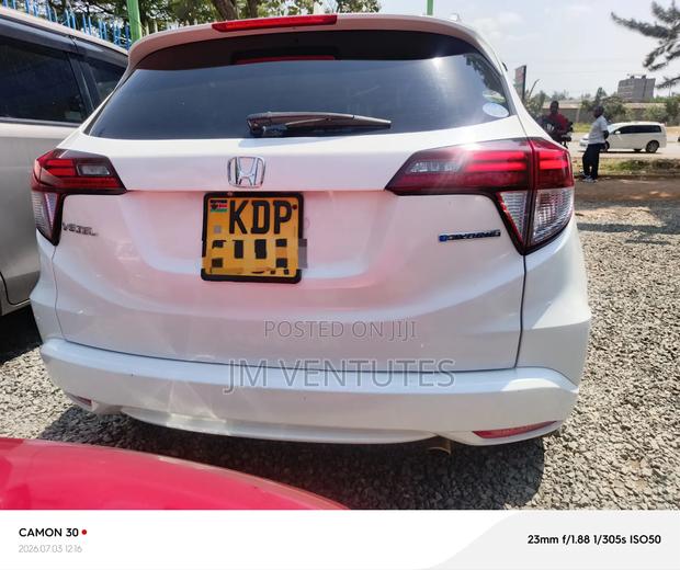 Honda Vezel 2016 White