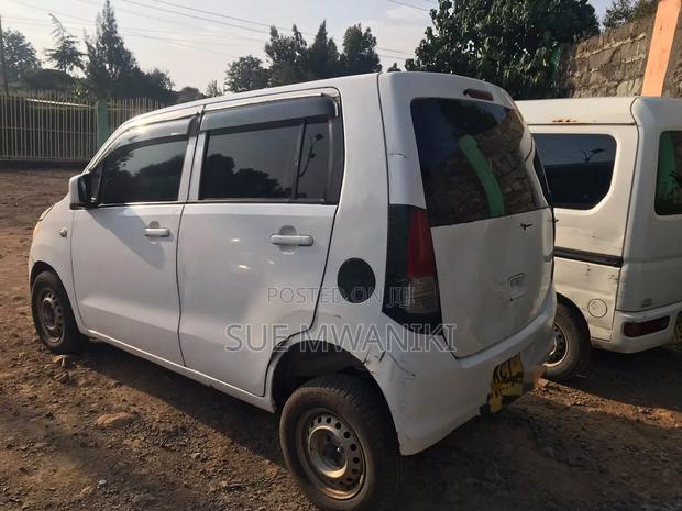 Suzuki Wagon R 2012 White