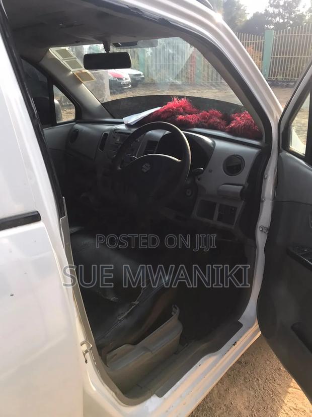 Suzuki Wagon R 2012 White