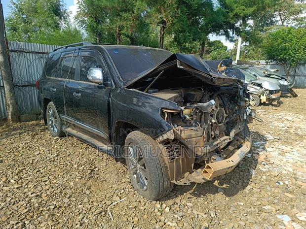 Toyota Land Cruiser 2014 Black