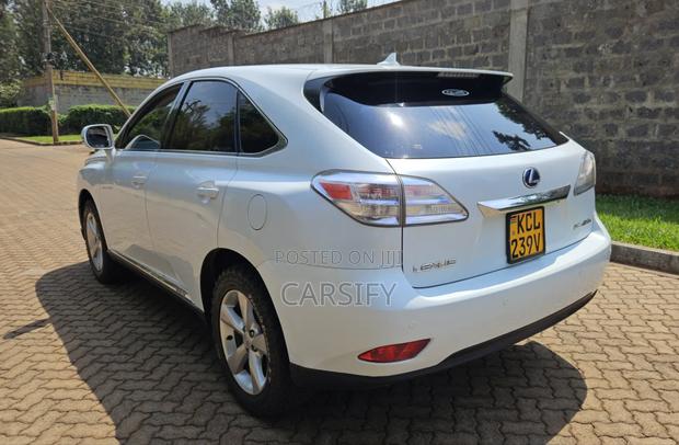 Toyota Lexcen 2010 Pearl