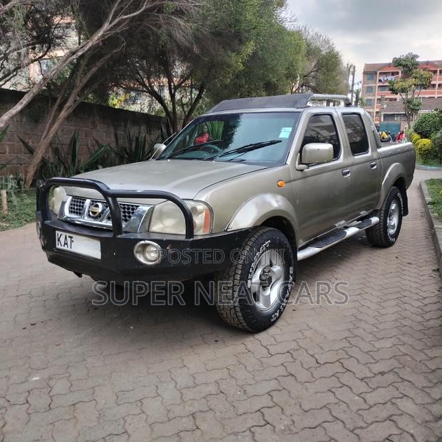 Nissan Hardbody 2000i 2006 Beige